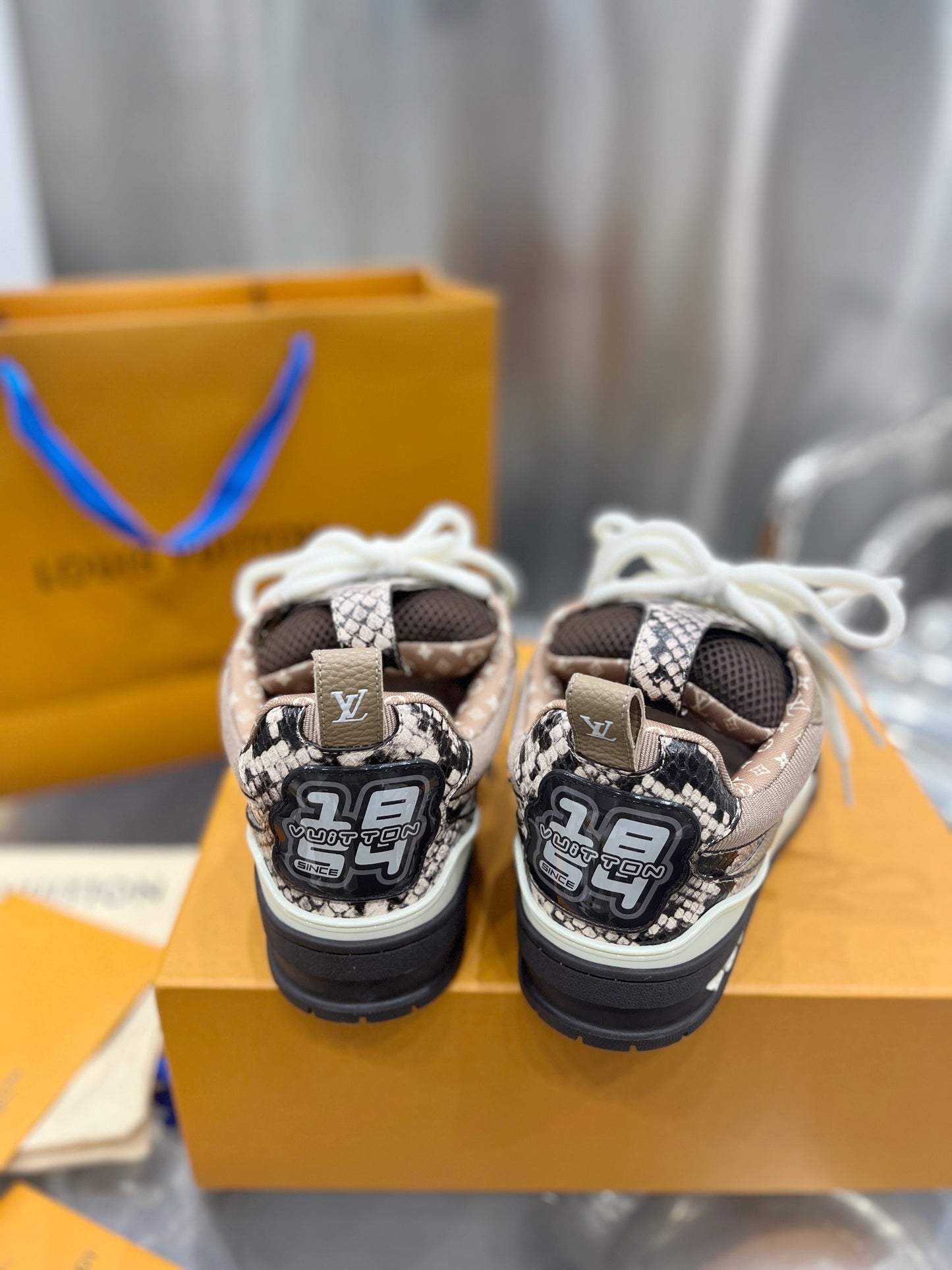 L*OUIS VUITTON Shoes 015