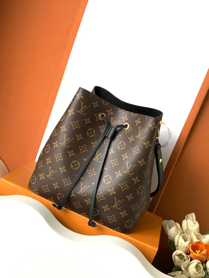 L*V Bag 007