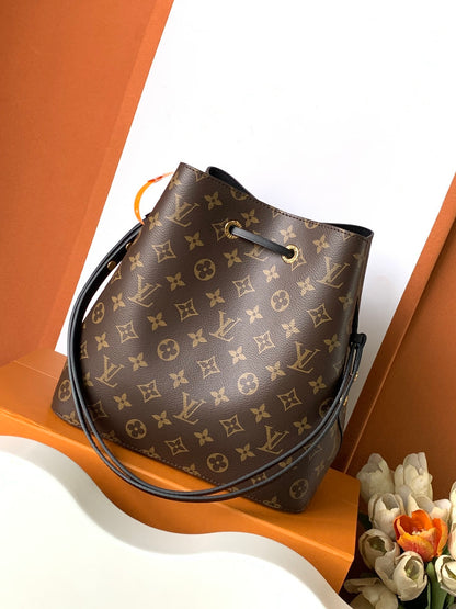 L*V Bag 007