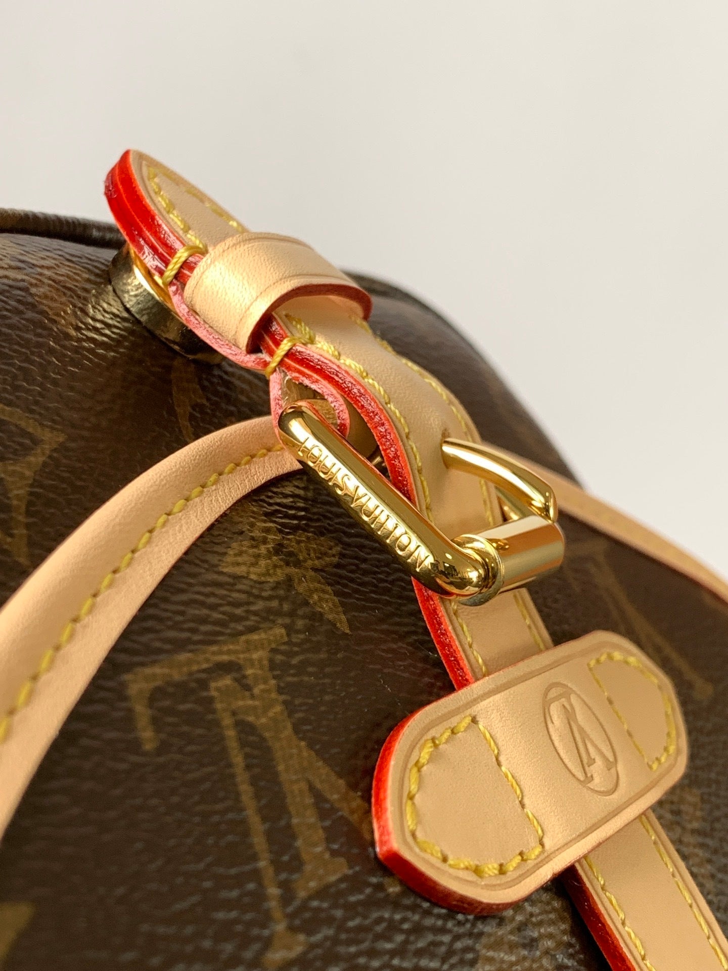 L*V Bag 005
