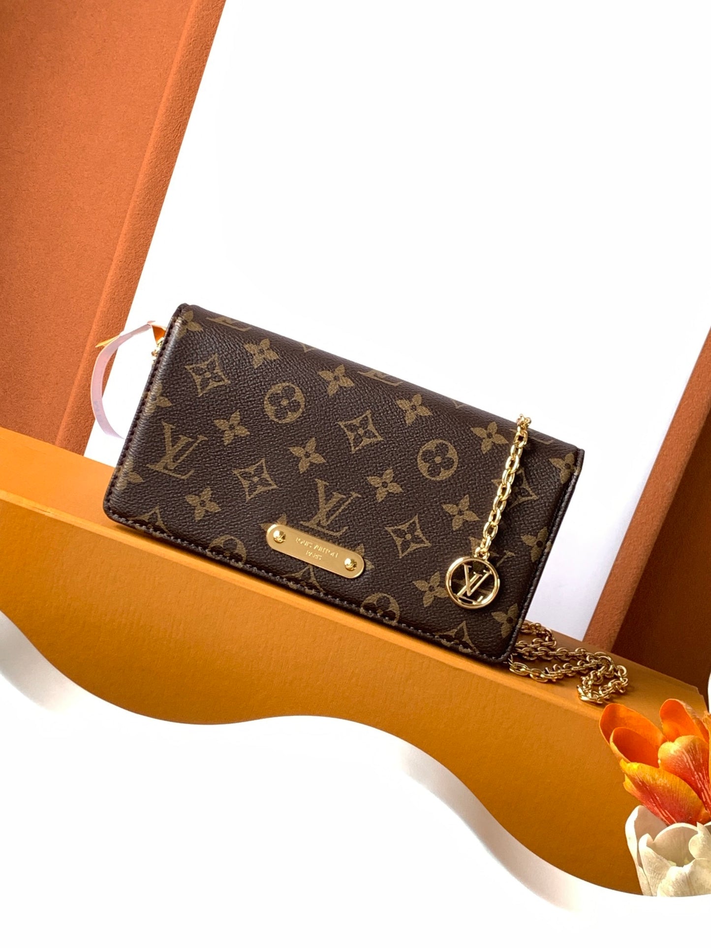 L*V Bag 006