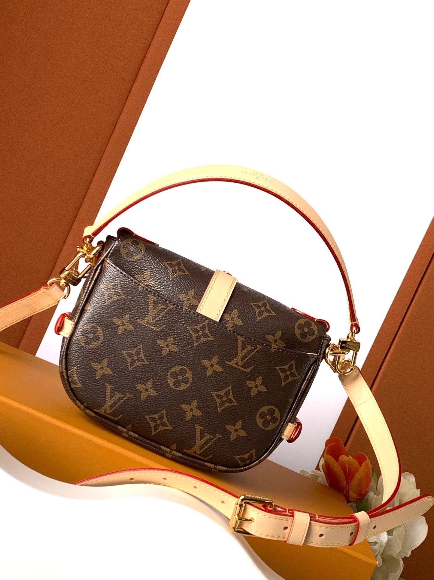 L*V Bag 005