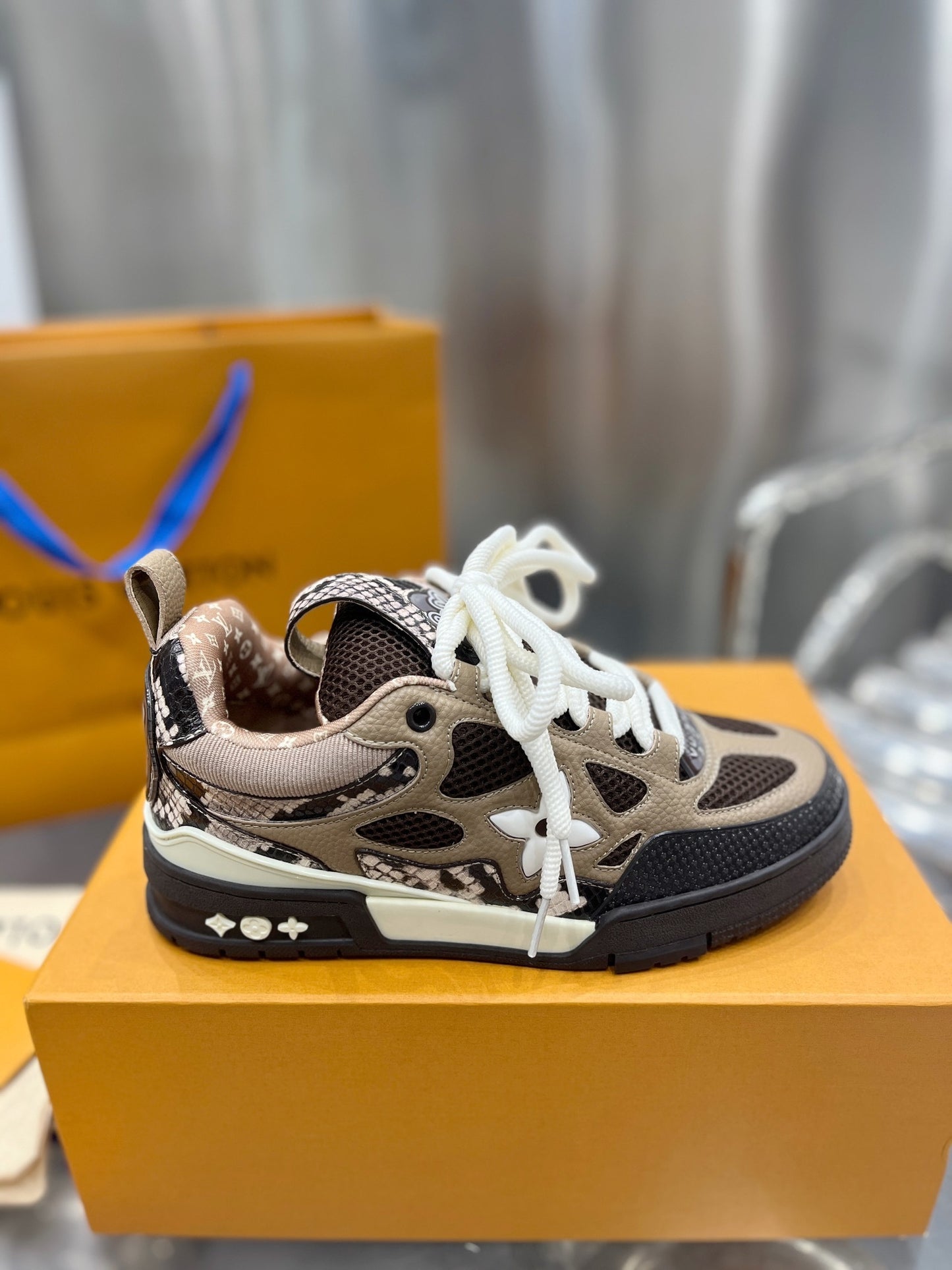 L*OUIS VUITTON Shoes 015