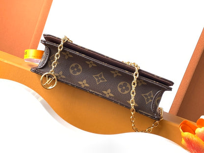 L*V Bag 006