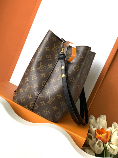L*V Bag 007