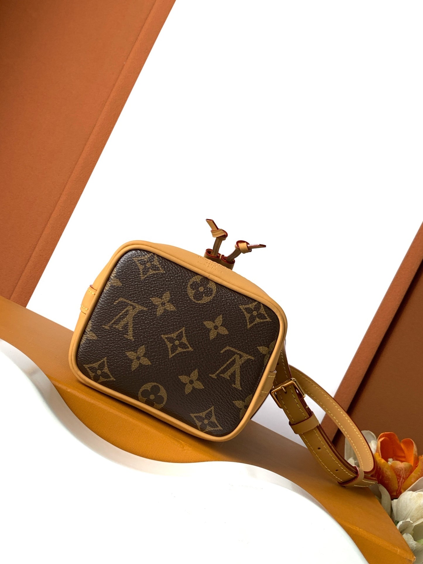 L*V Bag 003