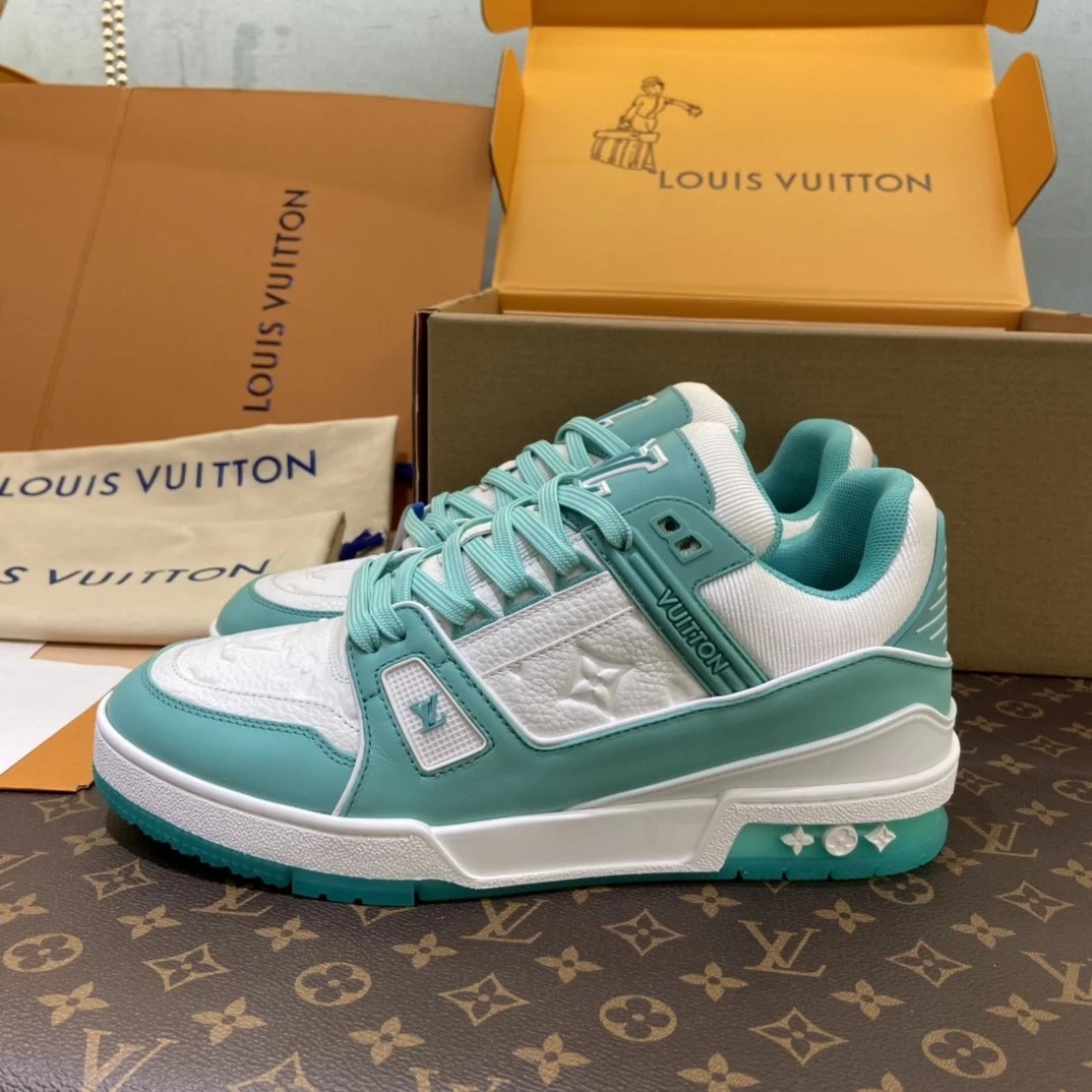 L*OUIS VUITTON Shoes 010