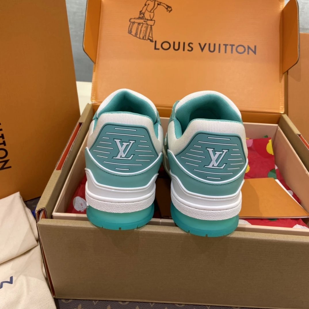L*OUIS VUITTON Shoes 010