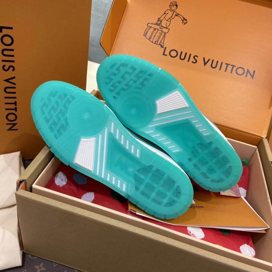 L*OUIS VUITTON Shoes 010